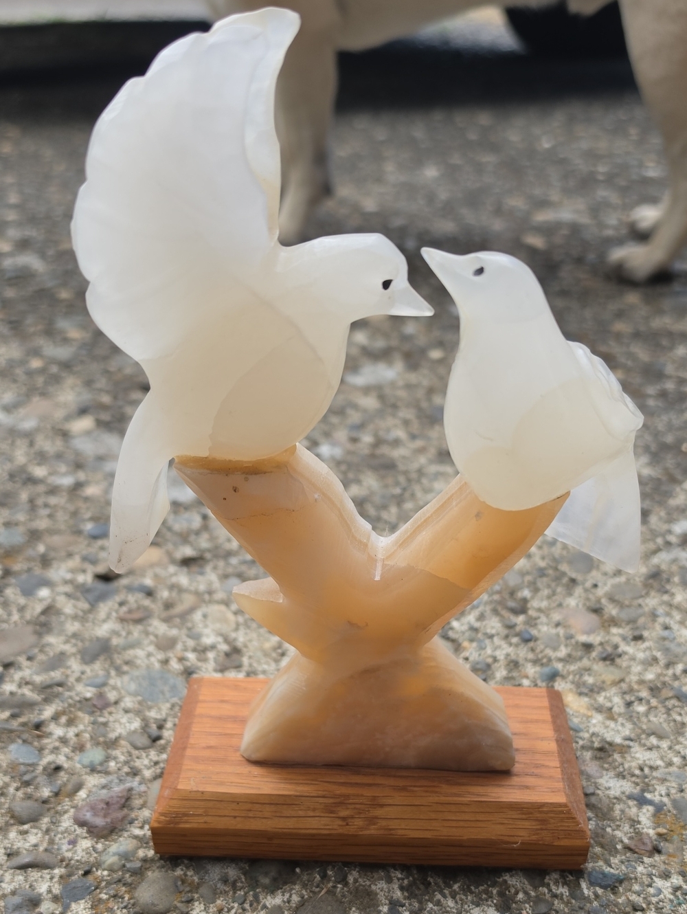 Antique White Onyx Lovebirds